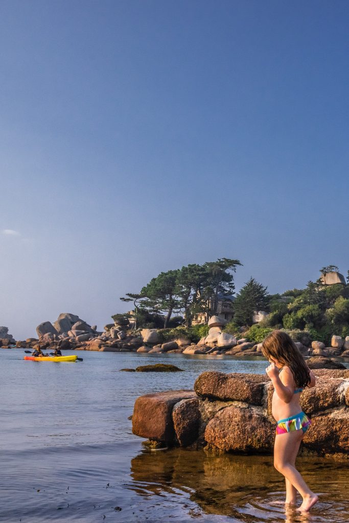 La plage de Saint-Guirec située à Ploumanac'h à Perros